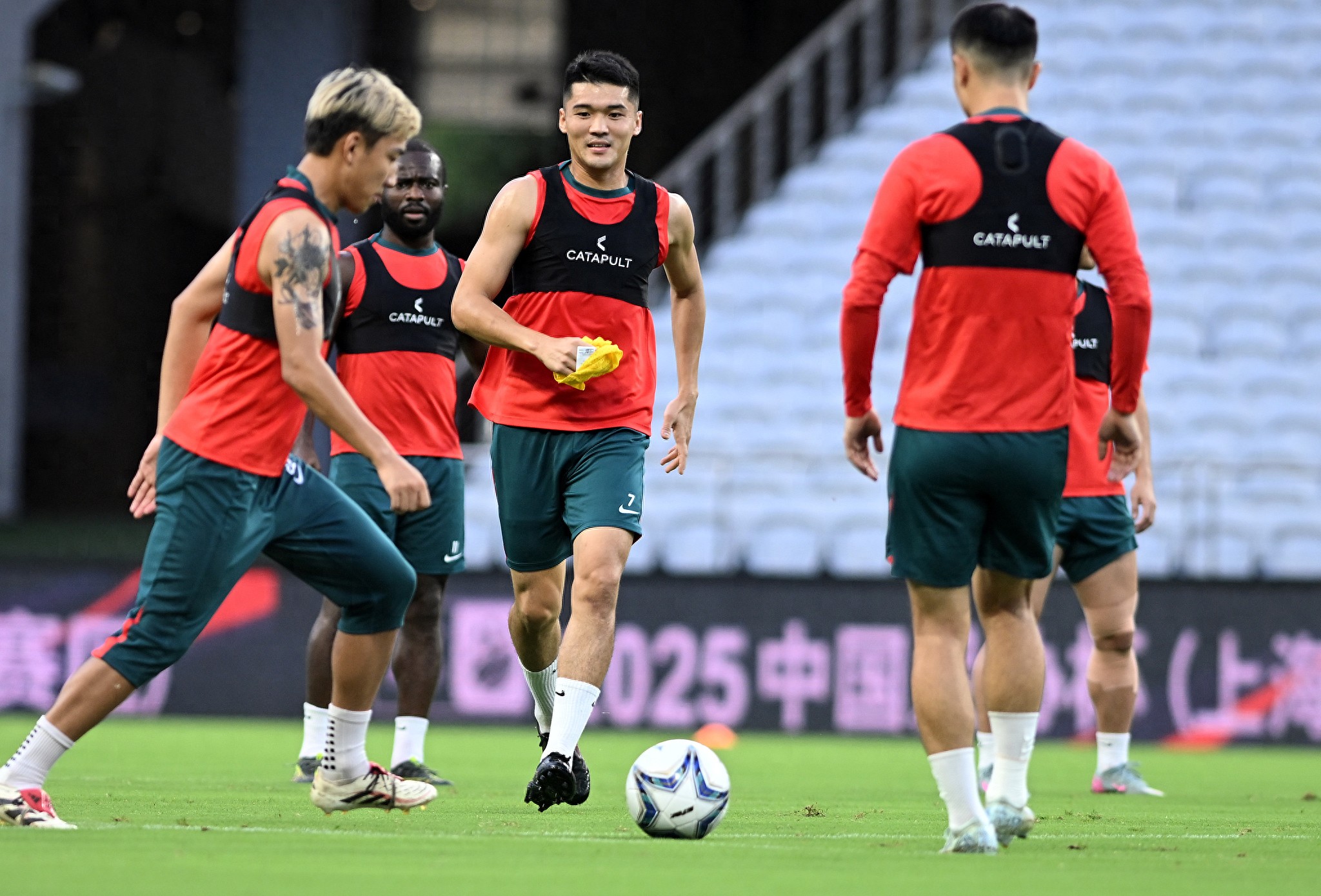 转折点山东男篮门线救险；国王杯冲刺阶段攻防权衡；赛场秩序良好；阵容厚度经受考验的简单介绍