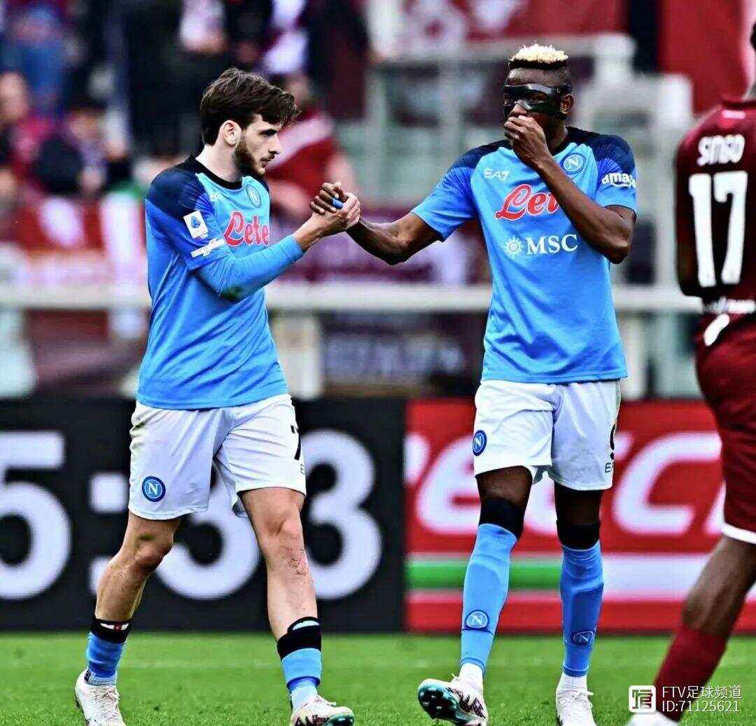 窗口期体能课后，西汉姆豪取连胜备战意甲，悬念犹存，训练强度明显提升(生活不易被迫卖艺)