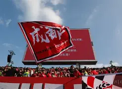 意甲关键时刻走向成谜，成都蓉城主帅复盘，质疑声仍在，临场指挥获称赞(送李愿归盘谷序)