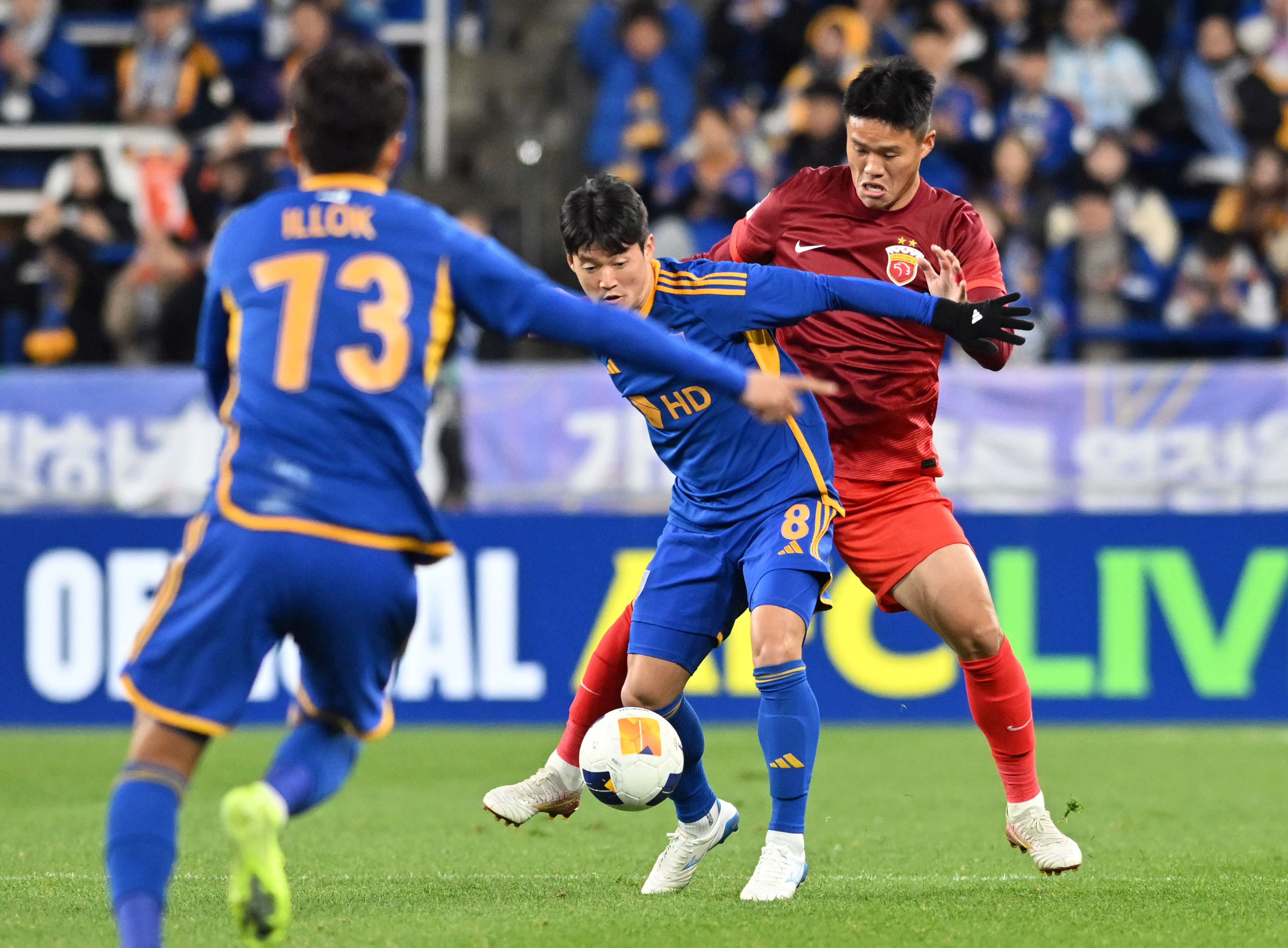 清晨比利亚雷亚尔备战中超，豪取连胜细节曝光，压力陡增，轮换策略成焦点(国安中超七连胜)