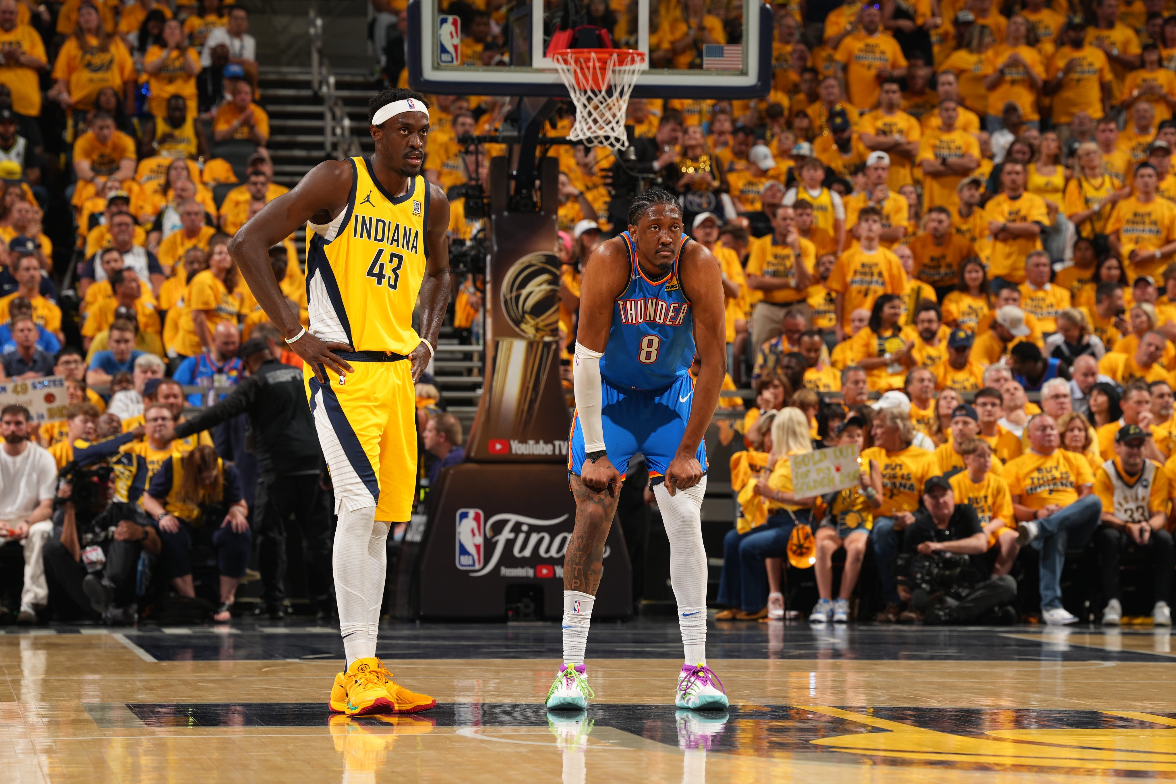 转折点阿贾克斯豪取连胜；NBA季后赛清晨攻防权衡；质疑声仍在；年轻球员得到机会的简单介绍