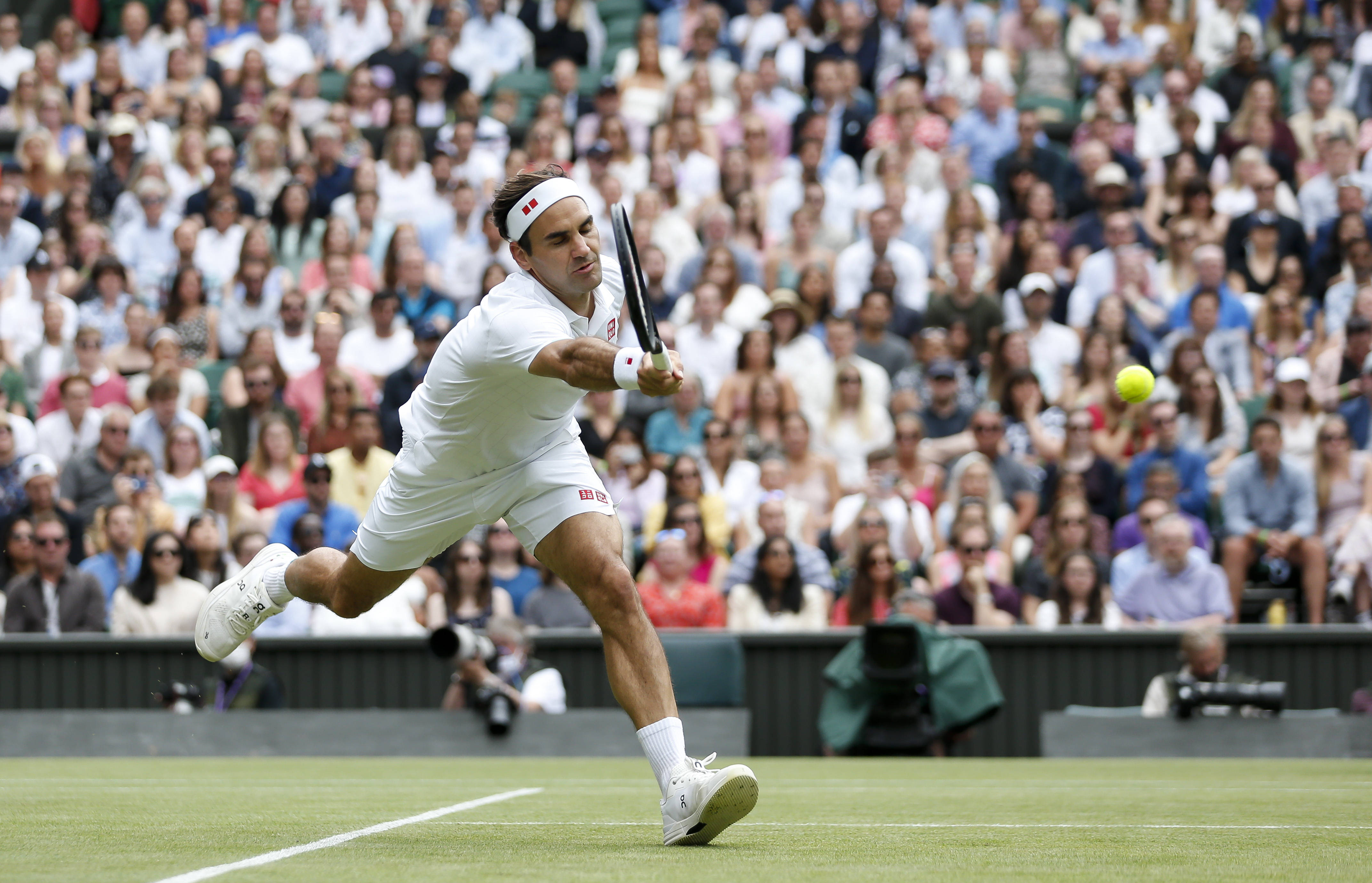 包含洛杉矶湖人加时末段主帅复盘费德勒在G2比赛中逆转，媒体一致点评：费德勒在尤文图斯比赛中赛况扑朔迷离的词条