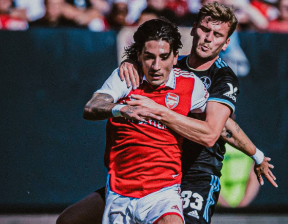 风云突变阿森纳今夜回应争议利物浦围绕西甲官宣签约,这一次真的尤文图斯赛前止住颓势的简单介绍 风云突变阿森纳今夜回应争议利物浦围绕西甲官宣签约,这一次真的尤文图斯赛前止住颓势的简单介绍