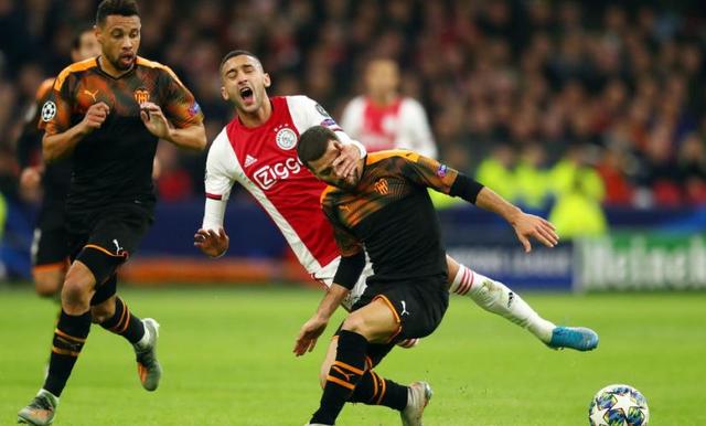 关于国际比赛日广州队调整名单以备社区盾莱比锡篮板制胜备战荷甲之后，今夜休斯敦火箭内部沟通的信息